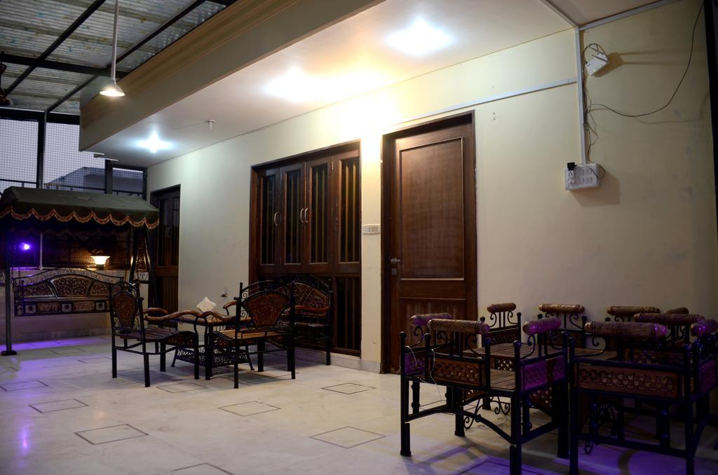 Mohini * Agra (Uttar Pradesh)